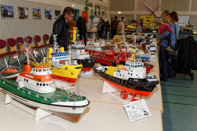 Ferngesteuerte Schiffsmodelle