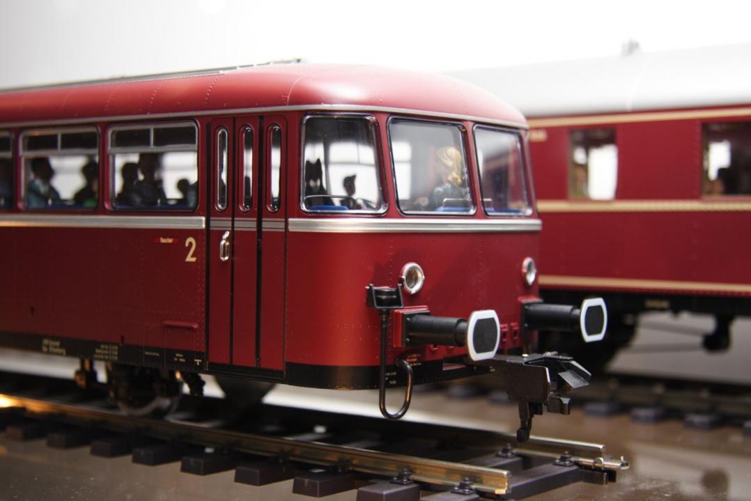 Firma Hübner mit toll verarbeiteten Spur 1 Modellen